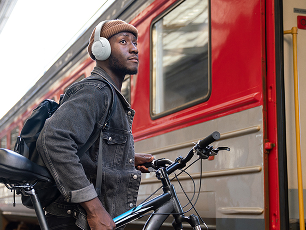 JBL Tune 770NC Adaptive Noise Cancelling Over-Ear Headphones - Blue (Open Box)