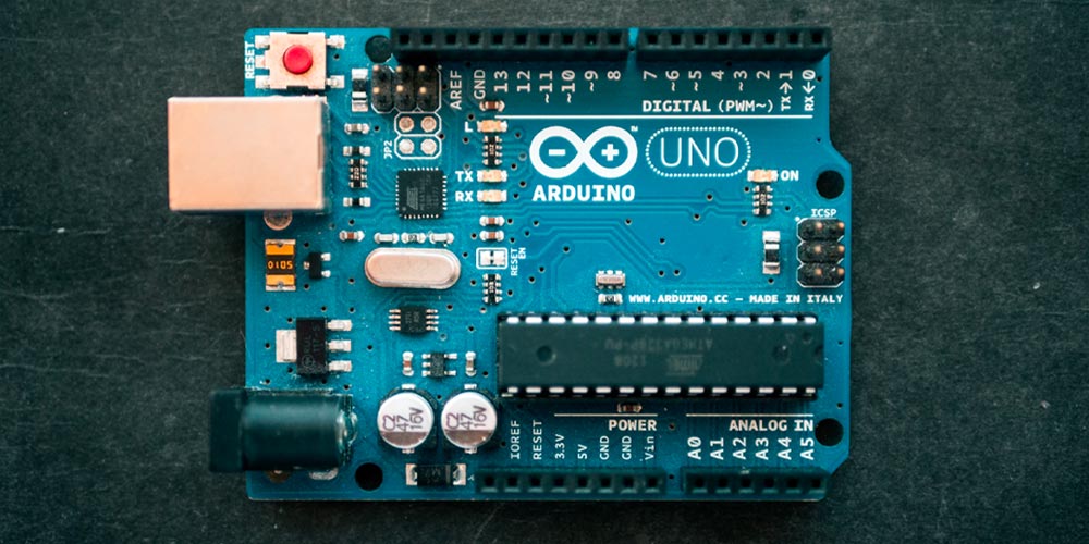 Arduino: Make an IoT Monitoring Gadget