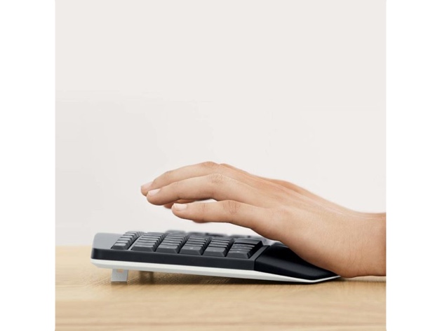 Logitech MK850 Performance Wireless Keyboard/ Mouse Combo Black (Used, Open Retail Box)