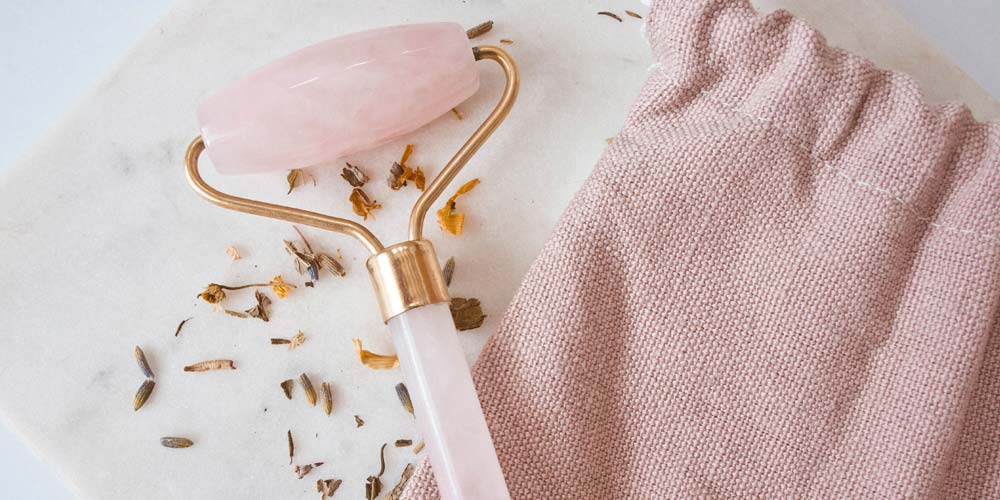 Luxurious Rose Quartz Facial Roller