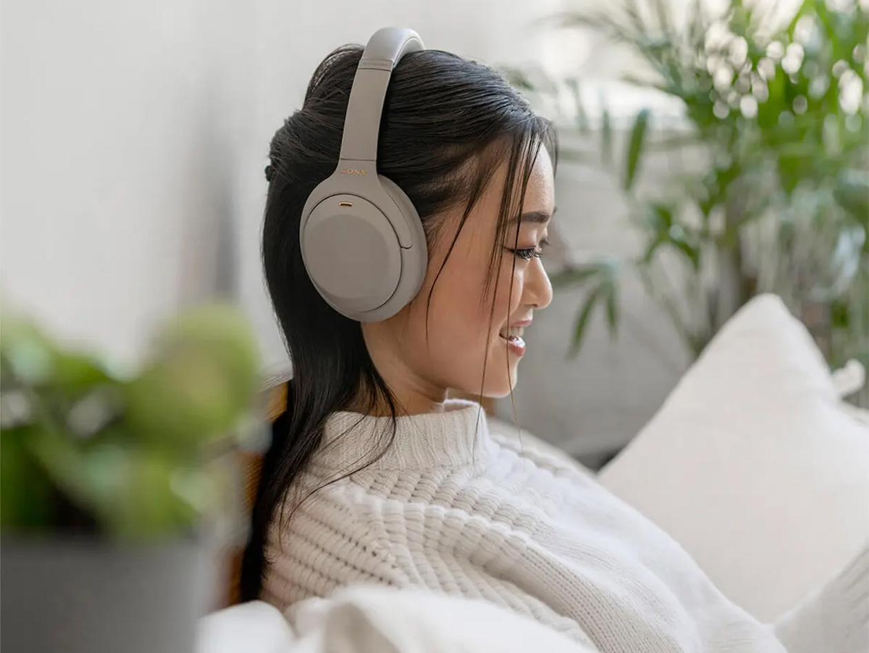 Sony WH-1000XM4 Wireless Premium Noise Canceling Headphones - Silver (Open Box)