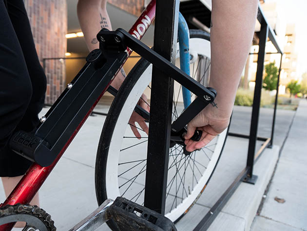 Lobster Lock: Attached Bicycle Folding Lock