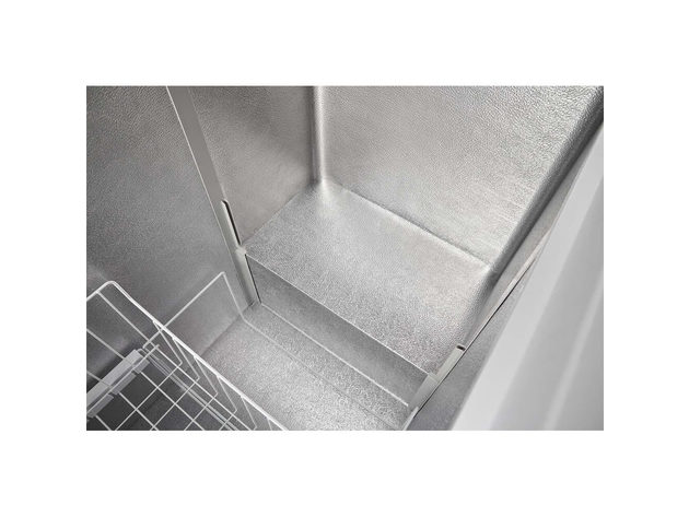 Whirlpool WZC5216LW 16 Cu. Ft. White Chest Freezer with Basket