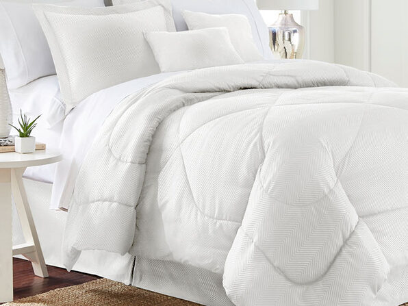 Chevron Comforter 6 Piece Set In Queen White Stacksocial