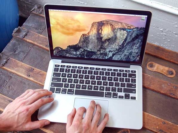 MacBook本体 MacBook Pro 13_2015 i5/8GB/512GB product_340528_product_shots1.jpg