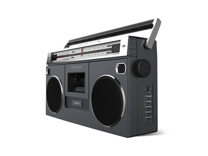 【中古】 Black Underground / Indie Rock &amp; Roll ION Street Rocker Bluetooth AM/FM Boombox Cassette Player