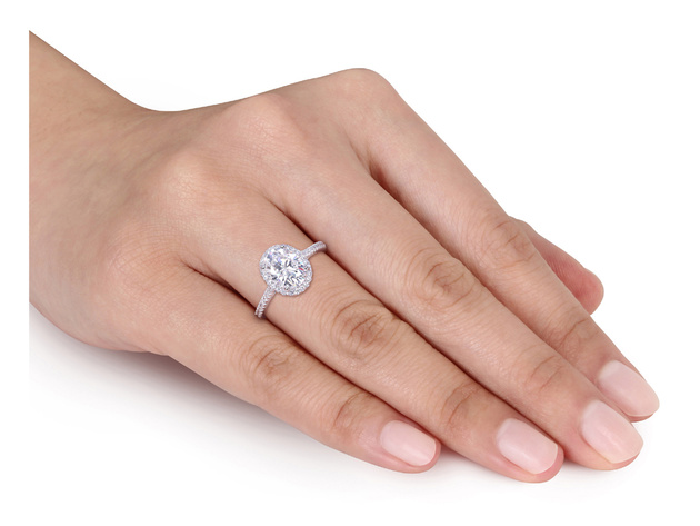 2.00 Carat (ctw) Synthetic Moissanite Halo Engagement Ring 14K White Gold with 1/5 Carat (ctw I1-I2) Diamonds 1 - 8.5