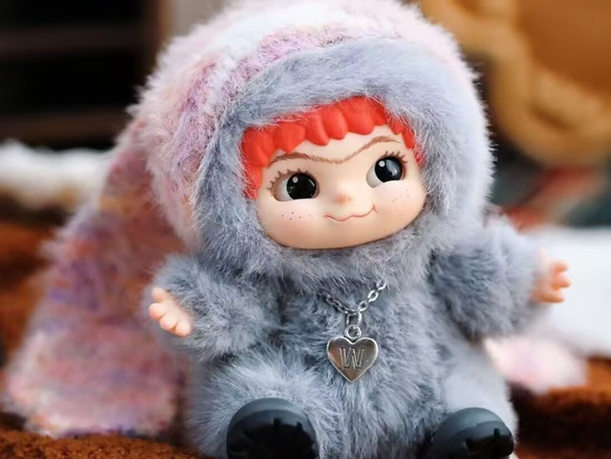 Wakuku Adorable Collectible Figure (Gray/Pink)