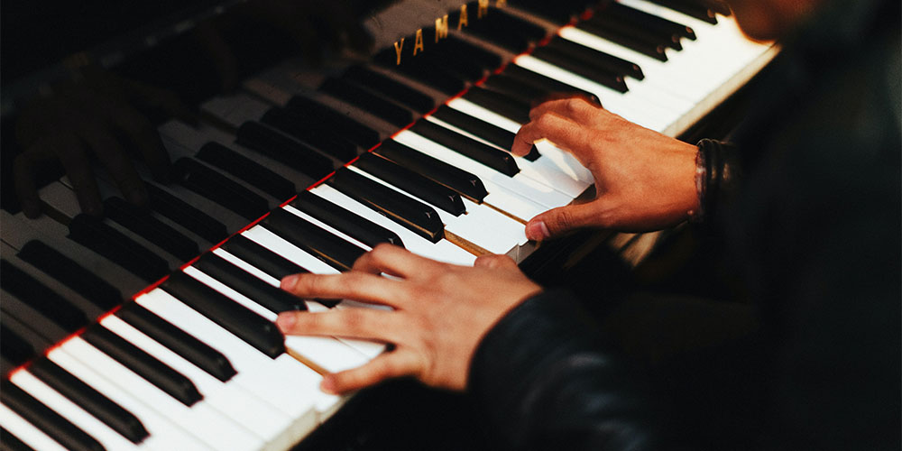 Learn Piano Today: How to Play Piano in Easy Online Lessons