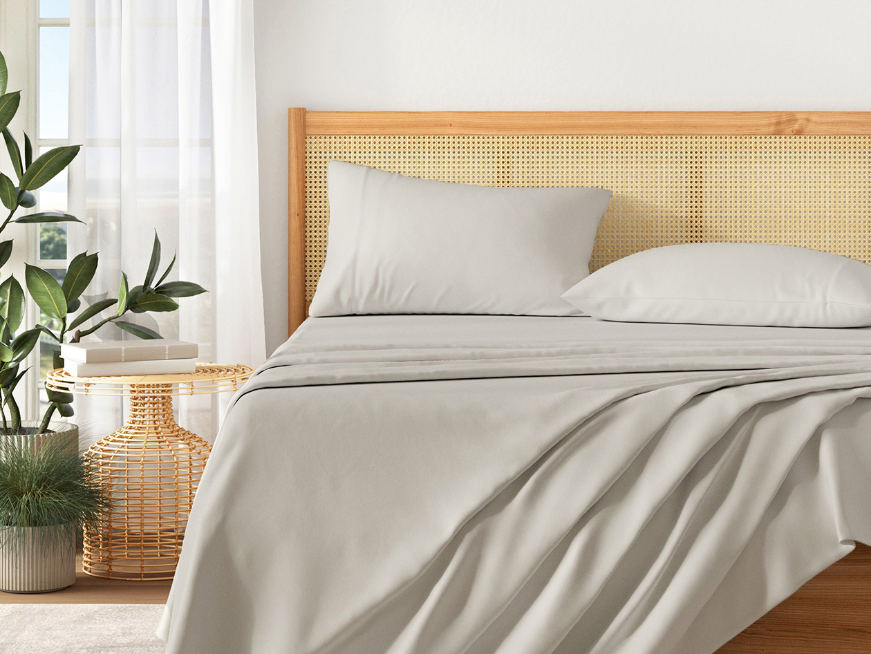 4-Piece Pre-Washed Microfiber Sheet Set (Grey/Queen)
