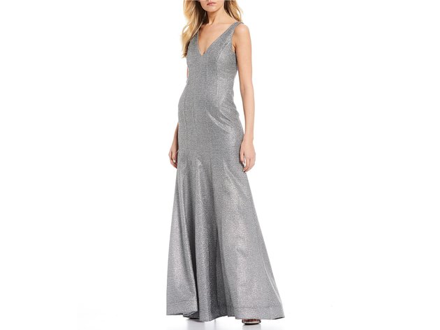 Sequin Hearts Women's Glitter V-Neck Trumpet Gown Silver Size 0