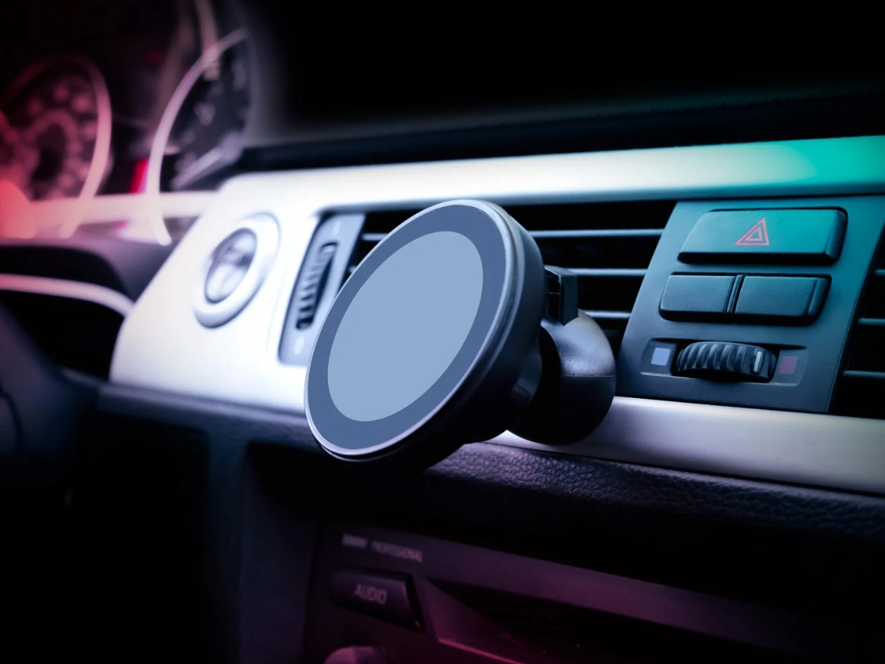 PhoneSuit CarMag Wireless Magnetic Car Vent Mounted Charger