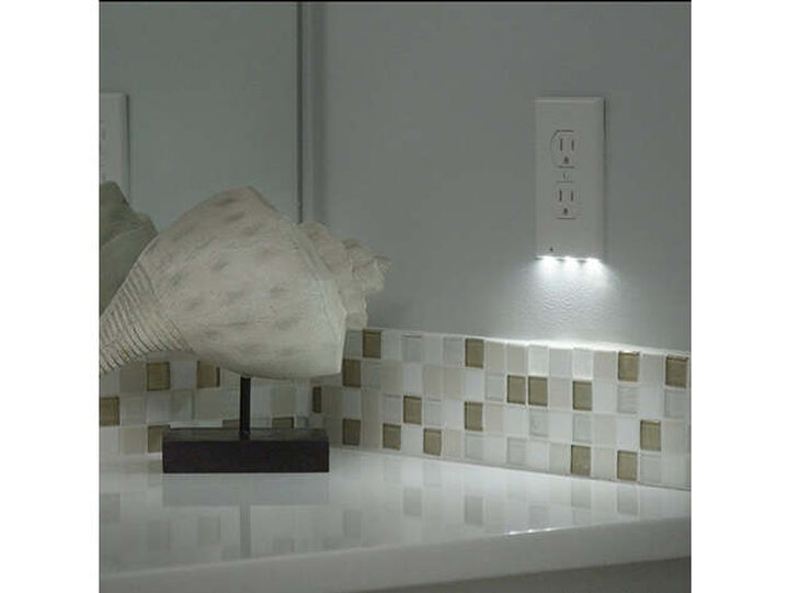 25 PACK DECOR Outlet sale Cover w/ Built-In LED Night Light