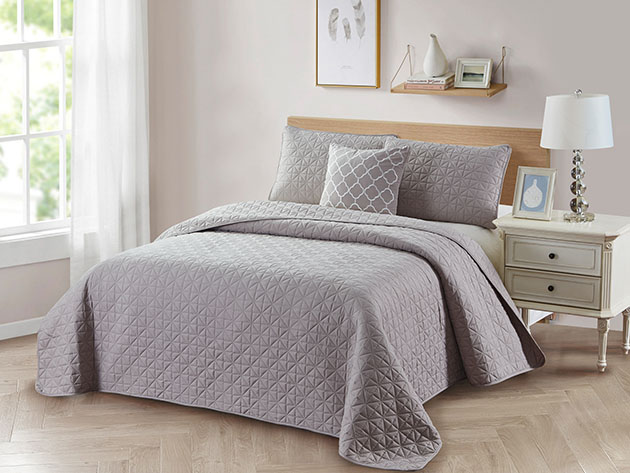 Bibb Home 4-Piece Quilt Set with Embroidered Pillow (Taupe/King)