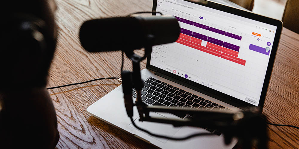 Podcasting in 24 Hours: Setup, Record & Podcast in 1 Day