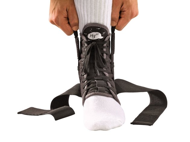 Mueller Hg80 Premium Soft Shell Left or Right Ankle Brace Support With Straps, Medium: Men 9 - 11, Women 10 - 12, Black