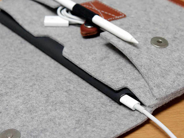 Hampshire iPad Pro 11" Sleeve (Grey/Light Brown)